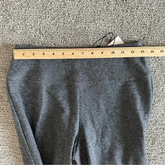 Theory Yoke High Rise Ankle Length Legging in Grey Marled Compact Knit Medium - Picture 6 of 11